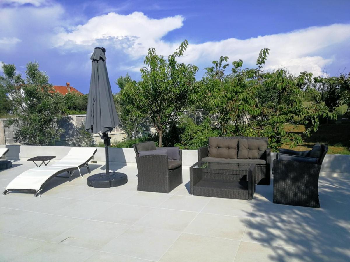 Villa Flora Maris Apartments Privlaka  Eksteriør bilde