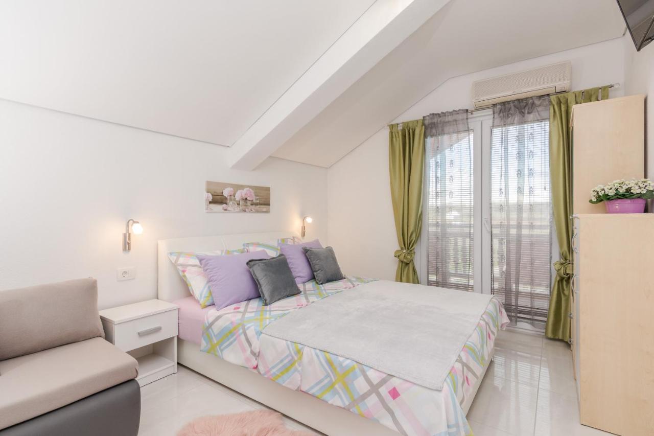 Villa Flora Maris Apartments Privlaka  Eksteriør bilde