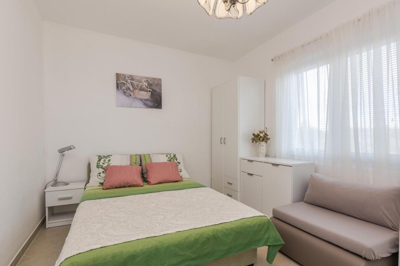 Villa Flora Maris Apartments Privlaka  Eksteriør bilde