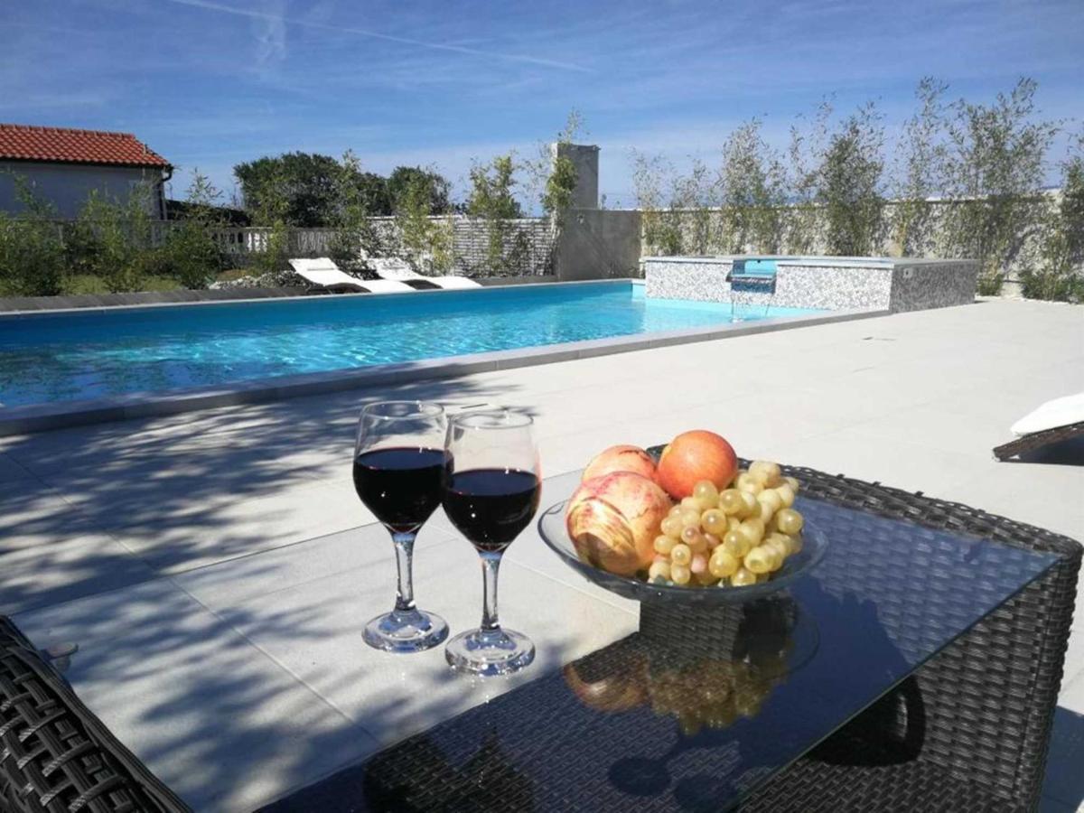 Villa Flora Maris Apartments Privlaka  Eksteriør bilde