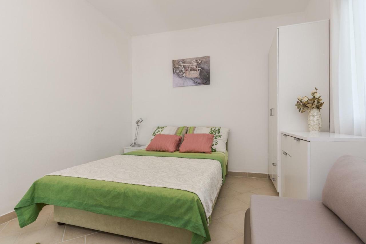 Villa Flora Maris Apartments Privlaka  Rom bilde